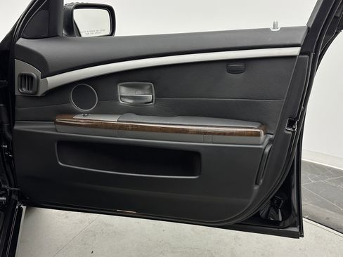 Used 2007 BMW 750i image 41