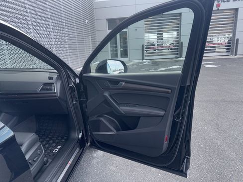 Used 2025 Audi Q5 2.0T Premium Plus w/ Premium Plus Package image 7