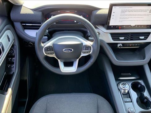 Certified 2025 Ford Explorer Active image 5