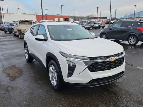 New 2026 Chevrolet Trax LS w/ LS Convenience Package image 10