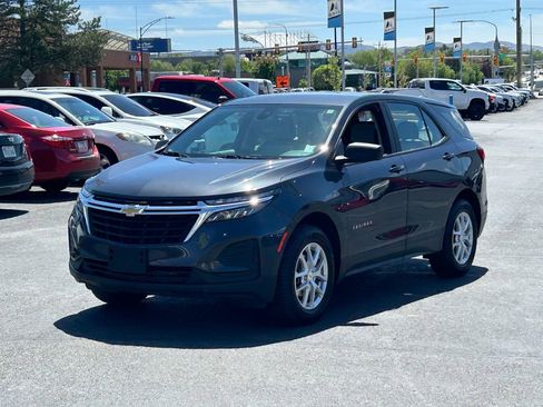 Used 2022 Chevrolet Equinox LS AWD/4WD image 9
