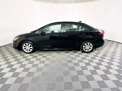 Used 2025 Toyota Corolla LE image 6