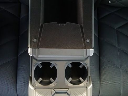 New 2026 BMW 740i w/ Executive Package image 16