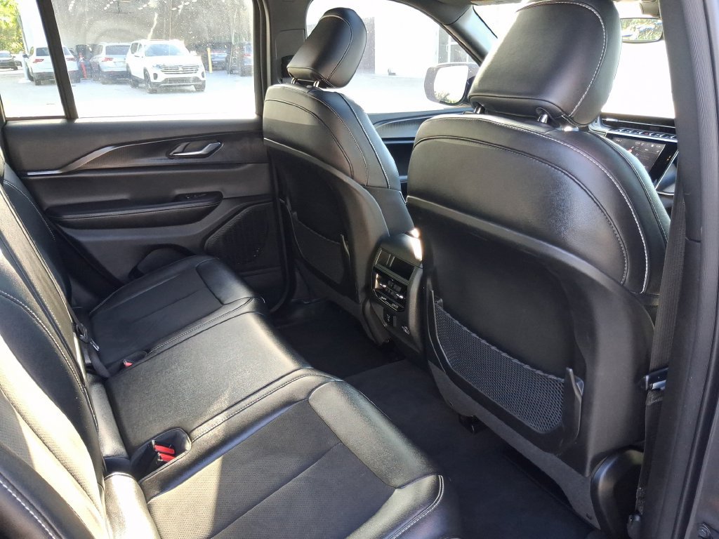 Used 2024 Jeep Grand Cherokee Altitude RWD image 26