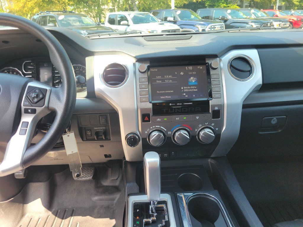 Used 2020 Toyota Tundra SR5 w/ SR5 Upgrade Package AWD/4WD image 28