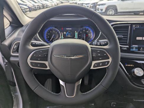New 2026 Chrysler Pacifica Select image 17