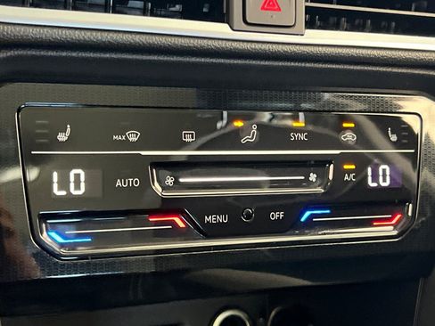 New 2026 Volkswagen Taos SE FWD image 20