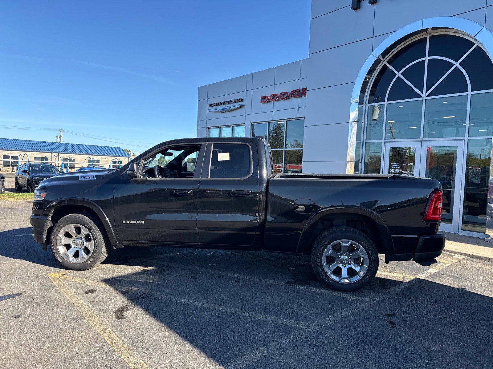 Used 2025 RAM 1500 Big Horn AWD/4WD image 2