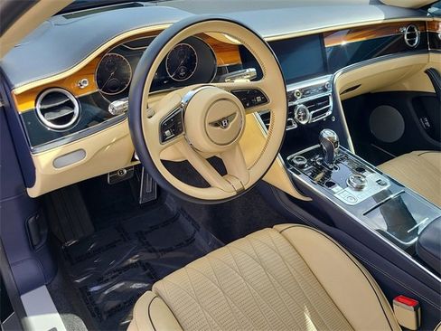 Used 2021 Bentley Flying Spur V8 image 22