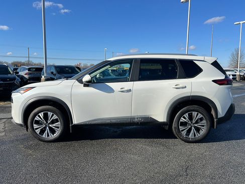 Used 2023 Nissan Rogue SV w/ SV Premium Package image 2
