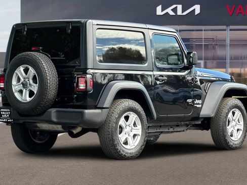 Used 2020 Jeep Wrangler Sport AWD/4WD image 4