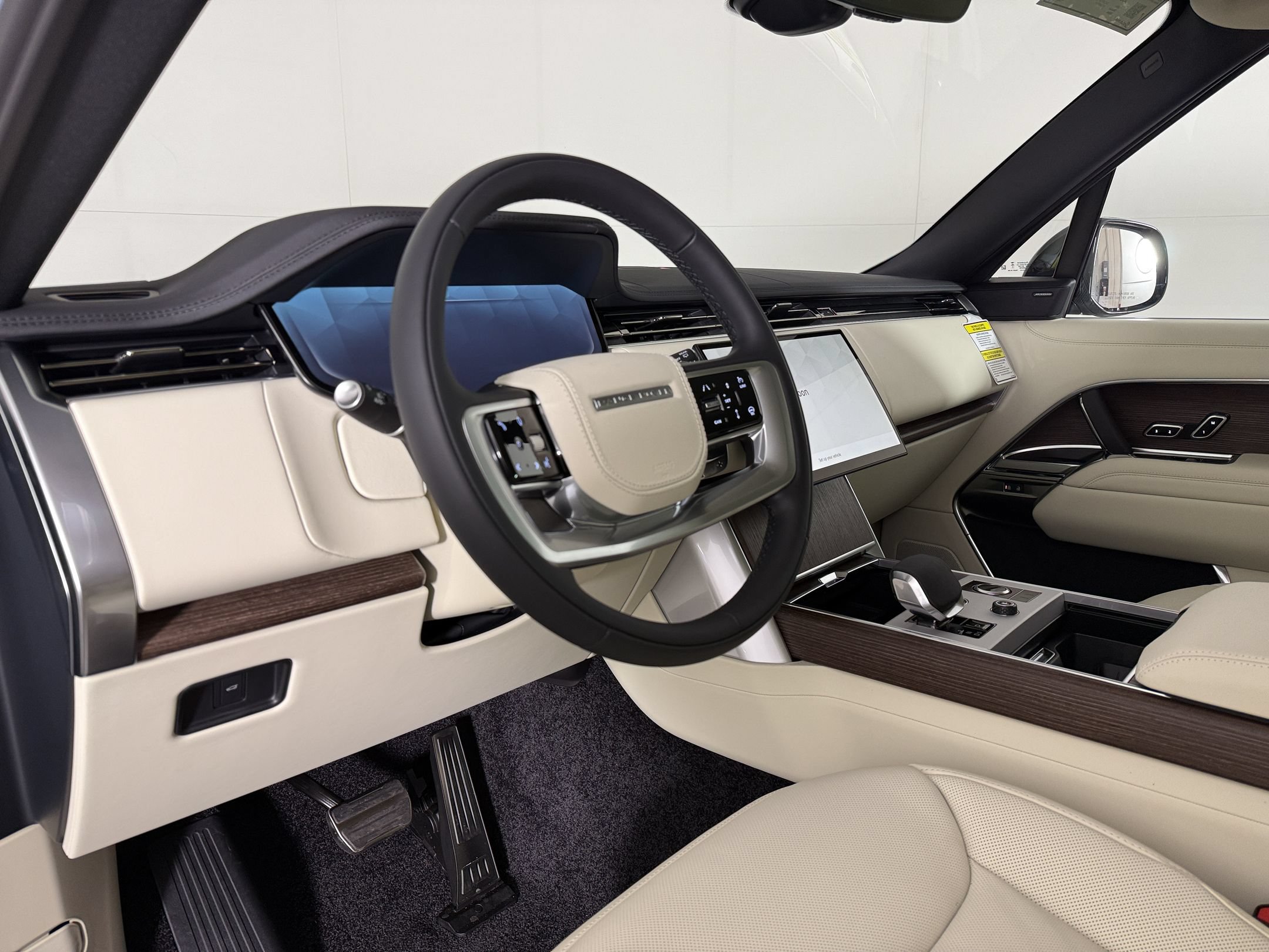 New 2027 Land Rover Range Rover SE AWD/4WD image 4