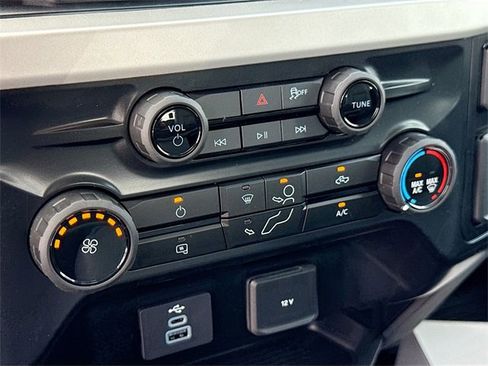 New 2025 Ford F550 4x4 Crew Cab image 9