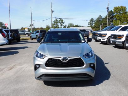 Used 2023 Toyota Highlander XLE