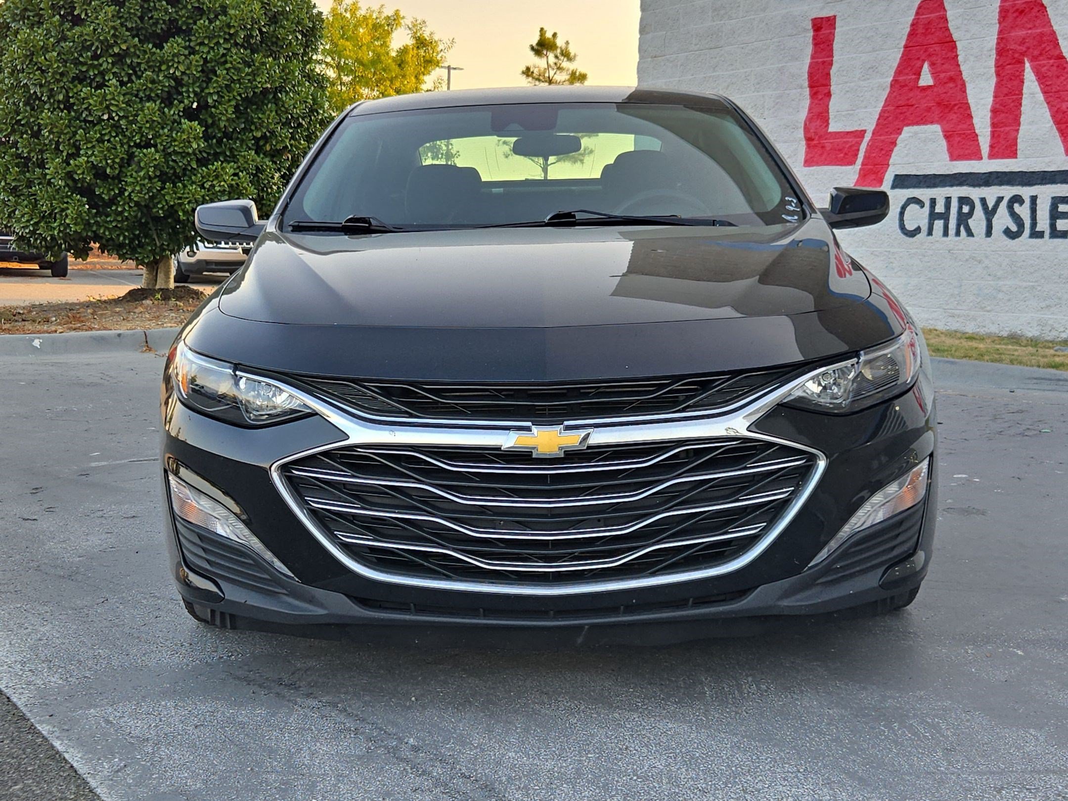 Used 2023 Chevrolet Malibu LT FWD image 2