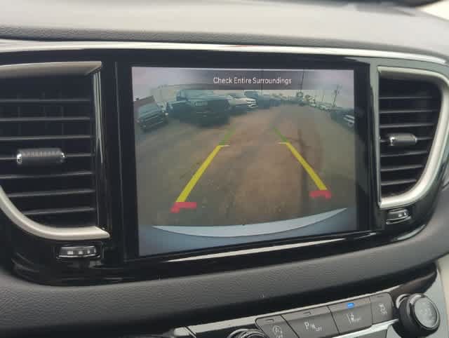 Certified 2024 Chrysler Pacifica Touring-L FWD image 30