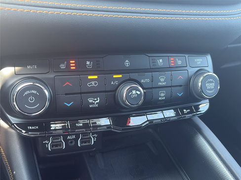 Used 2023 Dodge Durango R/T AWD/4WD image 34