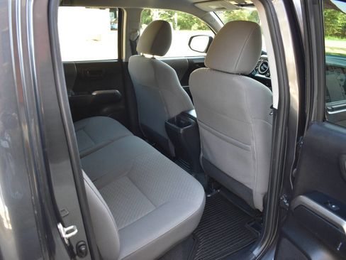 Used 2020 Toyota Tacoma SR5 image 11