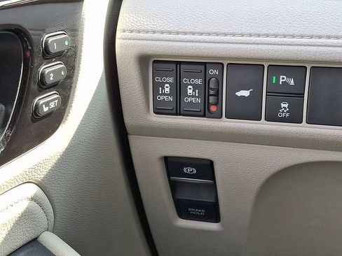 Used 2025 Honda Odyssey Elite image 27
