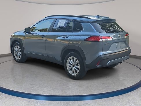 Used 2024 Toyota Corolla Cross LE w/ Moonroof Package image 7