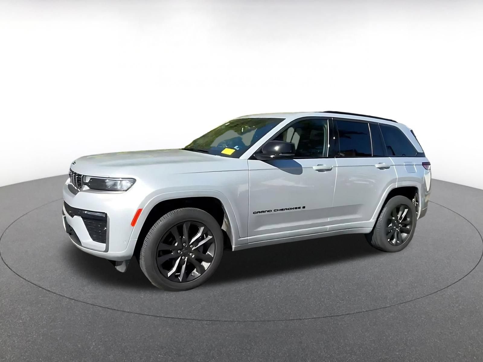 Used 2026 Jeep Grand Cherokee Limited AWD/4WD image 7