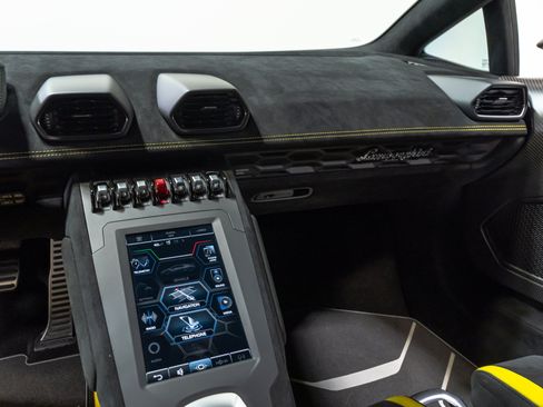 Used 2022 Lamborghini Huracan STO RWD image 53