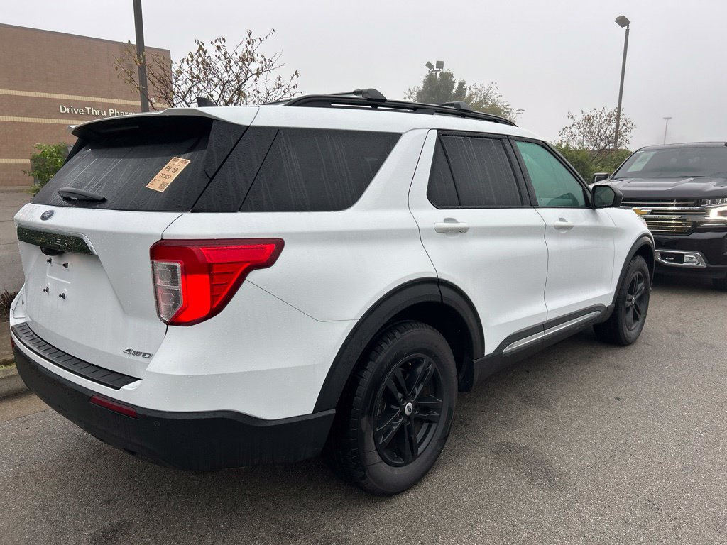 Used 2021 Ford Explorer XLT AWD/4WD image 3