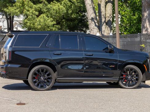 Used 2026 Cadillac Escalade V AWD/4WD image 30