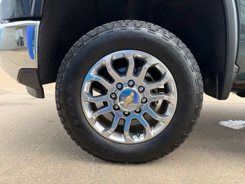 Used 2025 Chevrolet Silverado 2500 LTZ w/ LTZ Premium Package AWD/4WD image 5