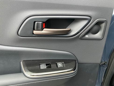 Certified 2025 Toyota Crown Signia Limited w/ Advanced Technology Package image 12