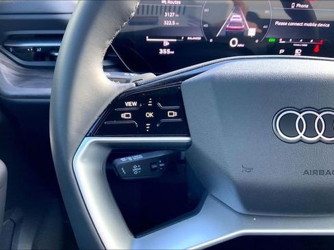 Used 2025 Audi Q5 Premium w/ Convenience Package image 23