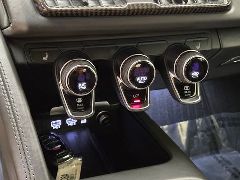 Used 2021 Audi R8 V10 w/ Premium Package image 35