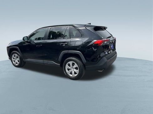 Used 2024 Toyota RAV4 LE AWD/4WD image 8