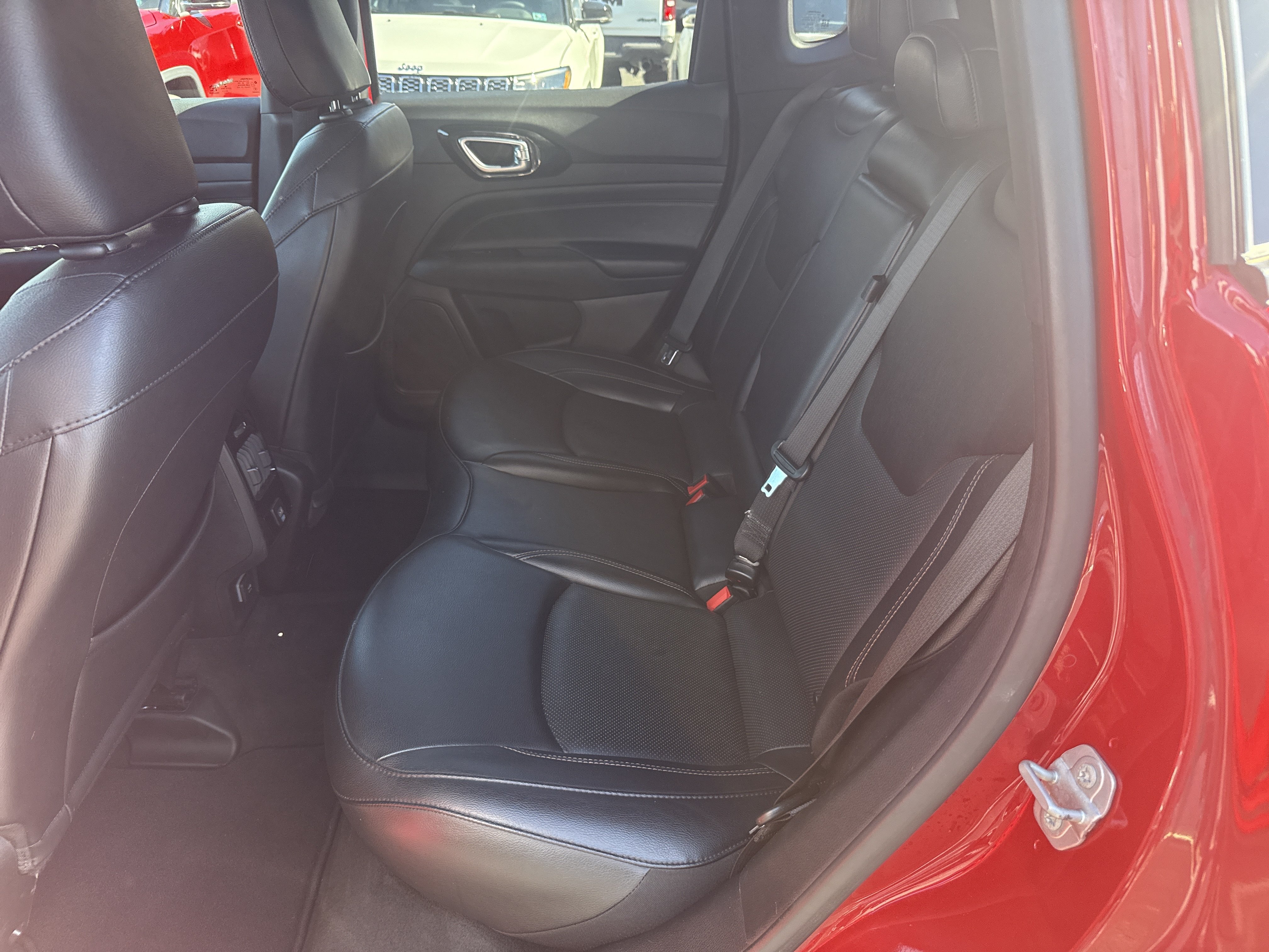 Used 2022 Jeep Compass Limited AWD/4WD image 17