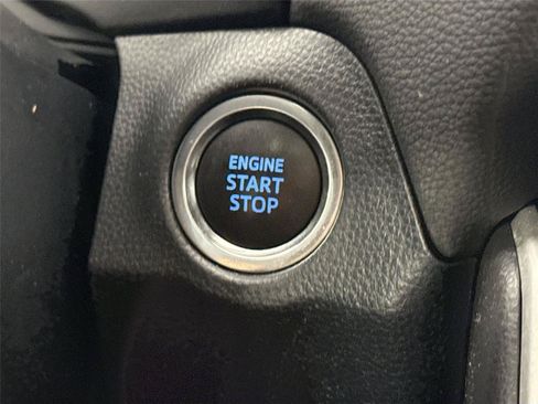 Used 2020 Toyota RAV4 XLE w/ Convenience Package FWD image 20