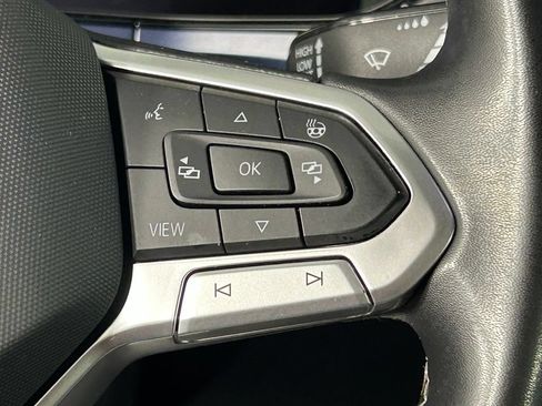 Used 2022 Volkswagen Taos SE w/ Panoramic Sunroof Package AWD/4WD image 26