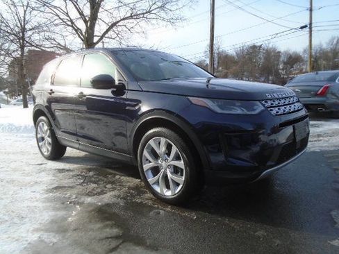 Used 2023 Land Rover Discovery Sport SE image 3