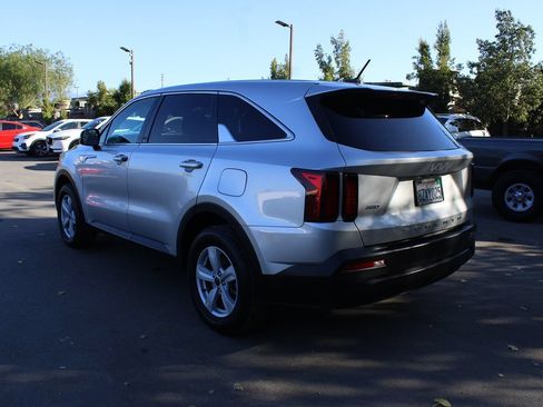 Used 2022 Kia Sorento LX AWD/4WD image 5