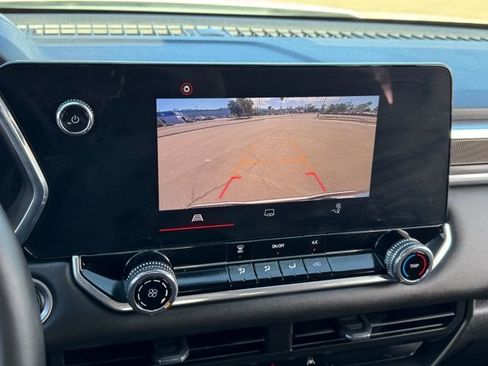 Used 2024 GMC Canyon Elevation image 12