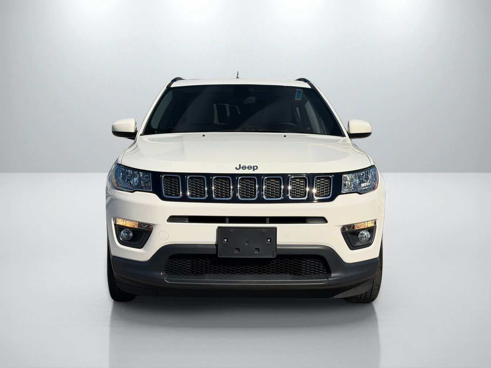 Used 2018 Jeep Compass Latitude w/ Popular Equipment Group FWD image 11