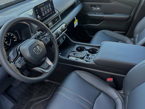 New 2025 Honda Pilot TrailSport image 4