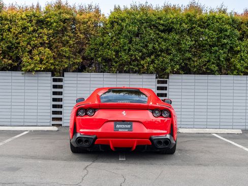 Used 2019 Ferrari 812 Superfast RWD image 25