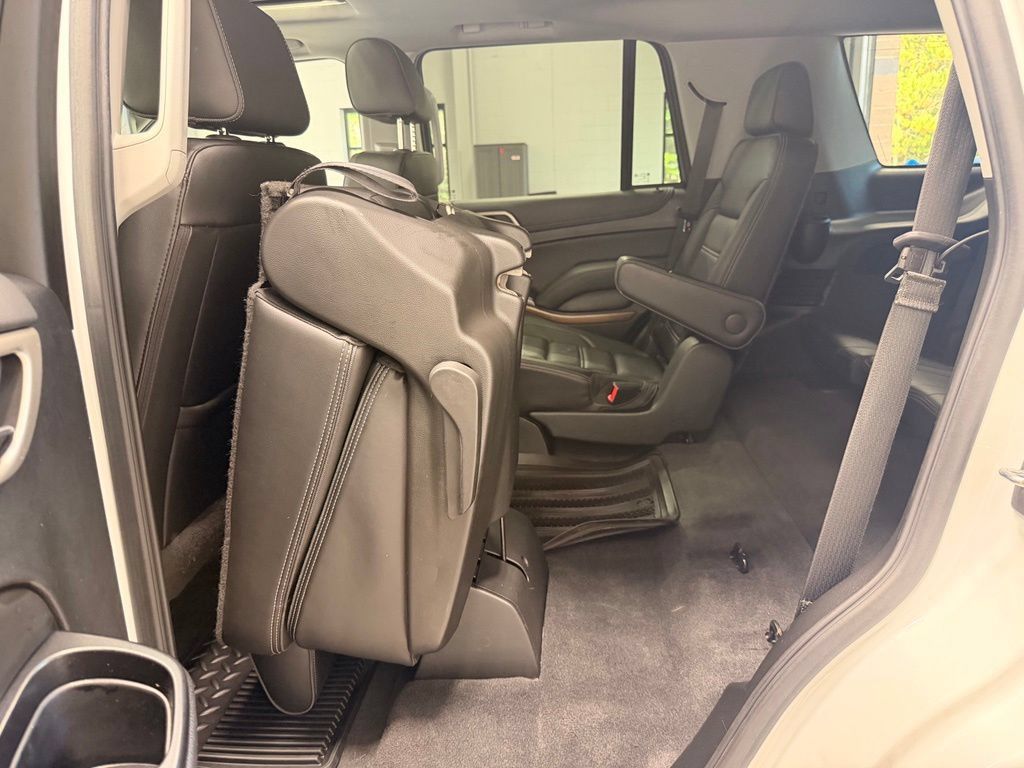 Used 2020 GMC Yukon Denali w/ Denali Premium Package AWD/4WD image 22