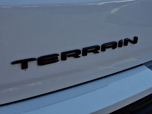 Used 2023 GMC Terrain SLT w/ Infotainment Package II AWD/4WD image 32