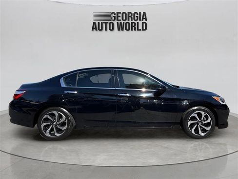 Used 2017 Honda Accord EX-L image 13