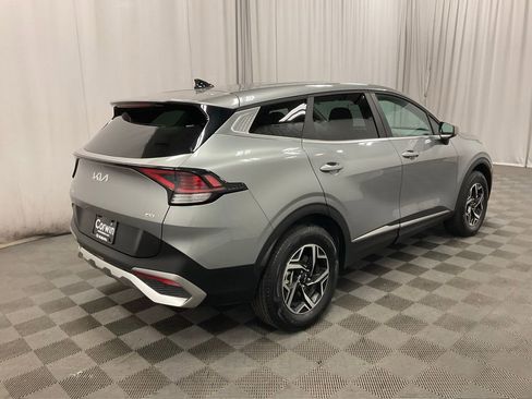 Used 2024 Kia Sportage LX image 3