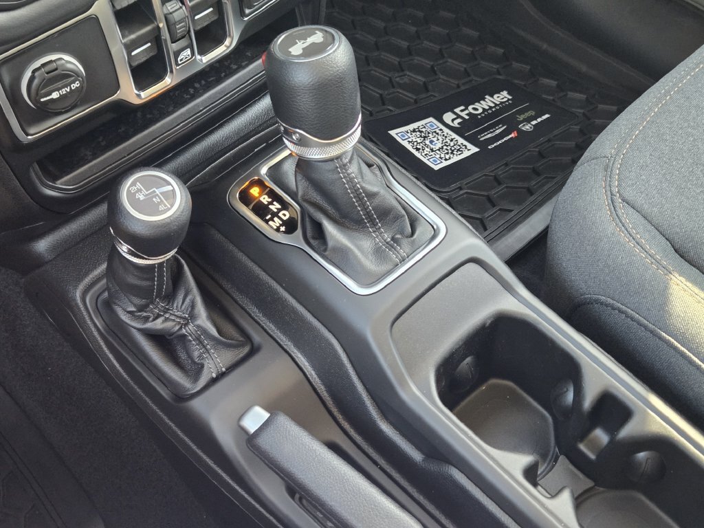New 2026 Jeep Wrangler Unlimited Sahara AWD/4WD image 16