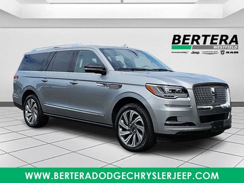 Used 2022 Lincoln Navigator L Reserve AWD/4WD image 1