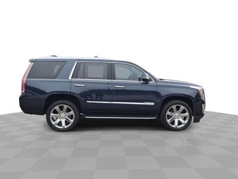 Certified 2019 Cadillac Escalade Luxury RWD image 9