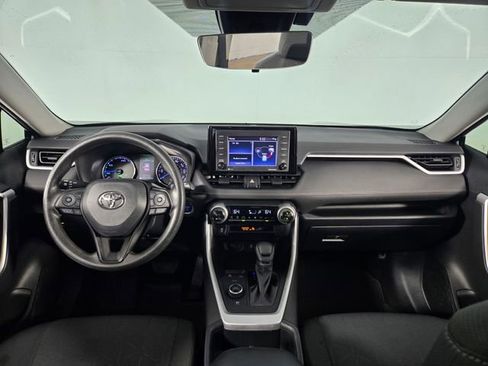 Used 2022 Toyota RAV4 XLE AWD/4WD image 25